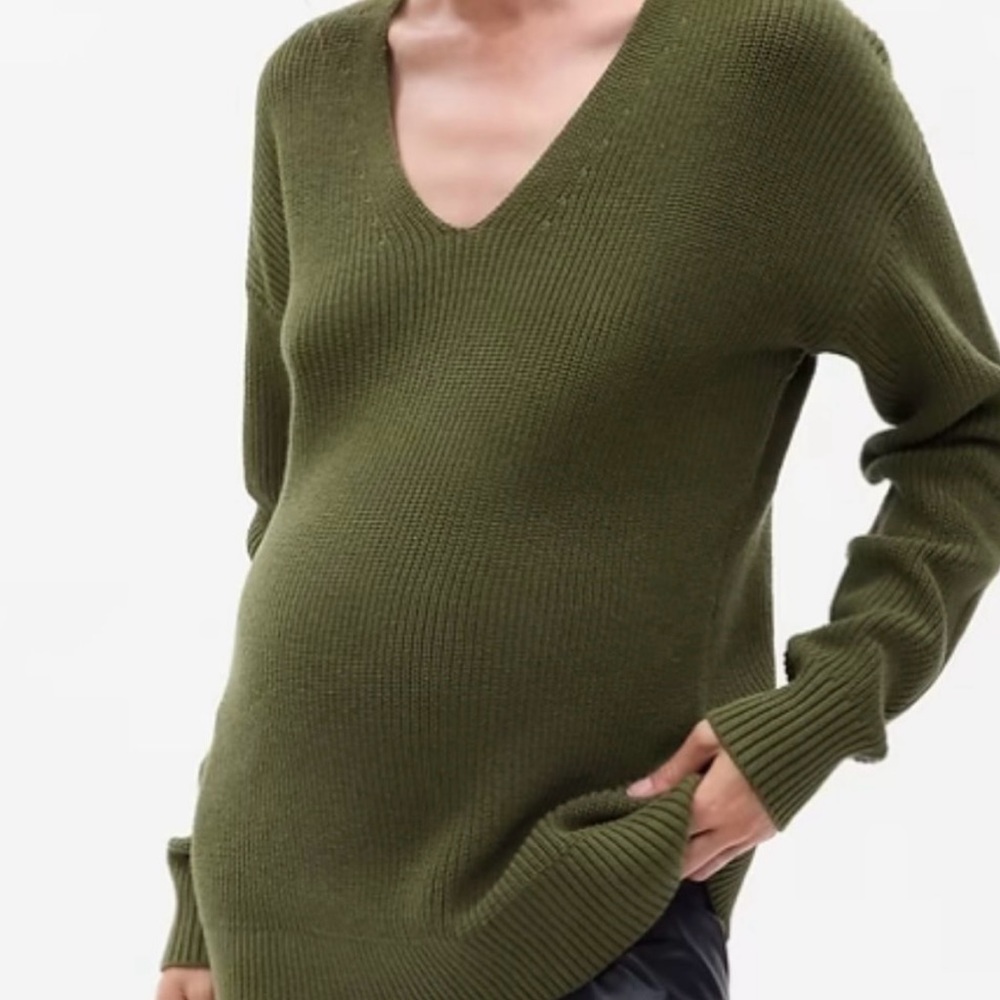GAP Maternity V-Neck Ribbed Sweater, Size S
